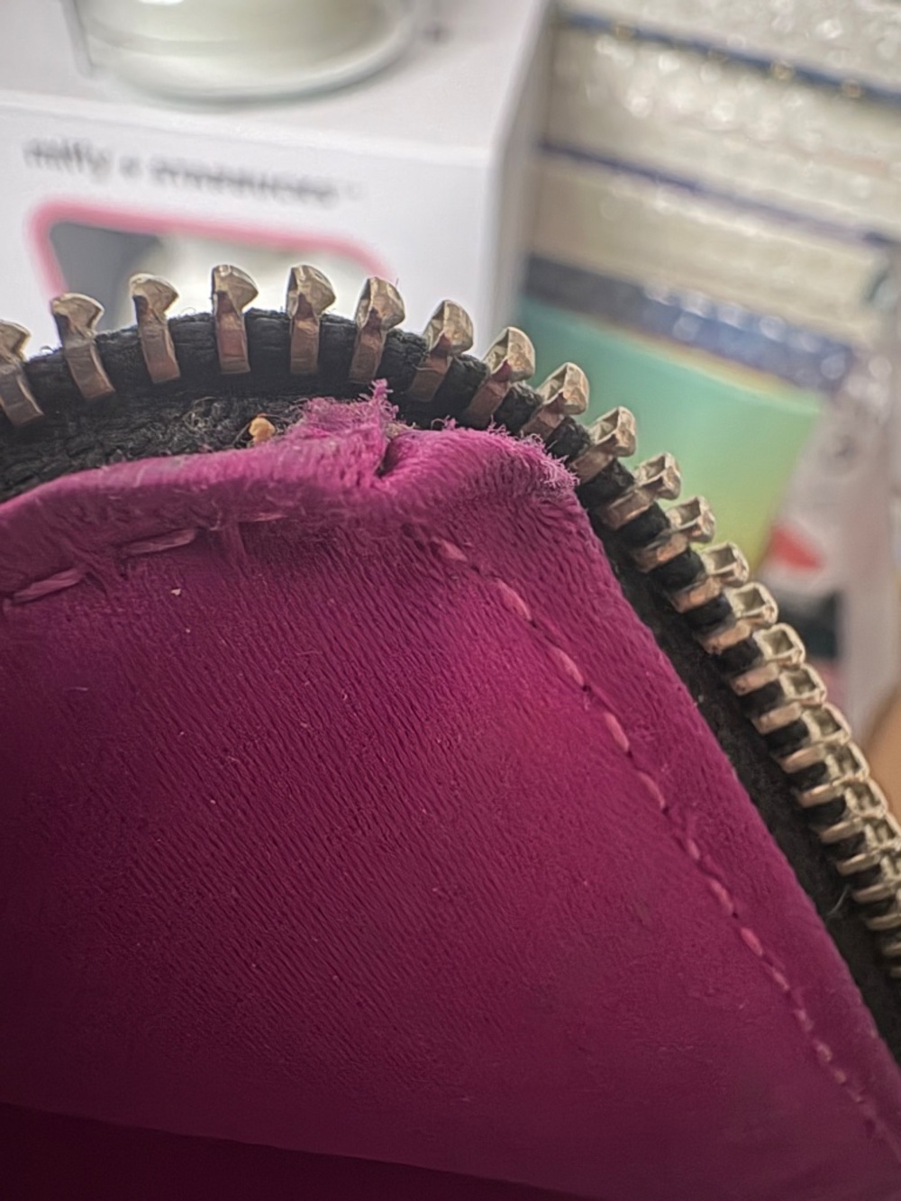 ROOTS LOVE leather clutch purse bag - Picture 4 of 5